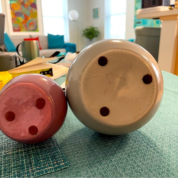 Vintage Gord Ceramic Vases Large Grey and Smaller Purple Great Color and Design - Picture 11 of 11